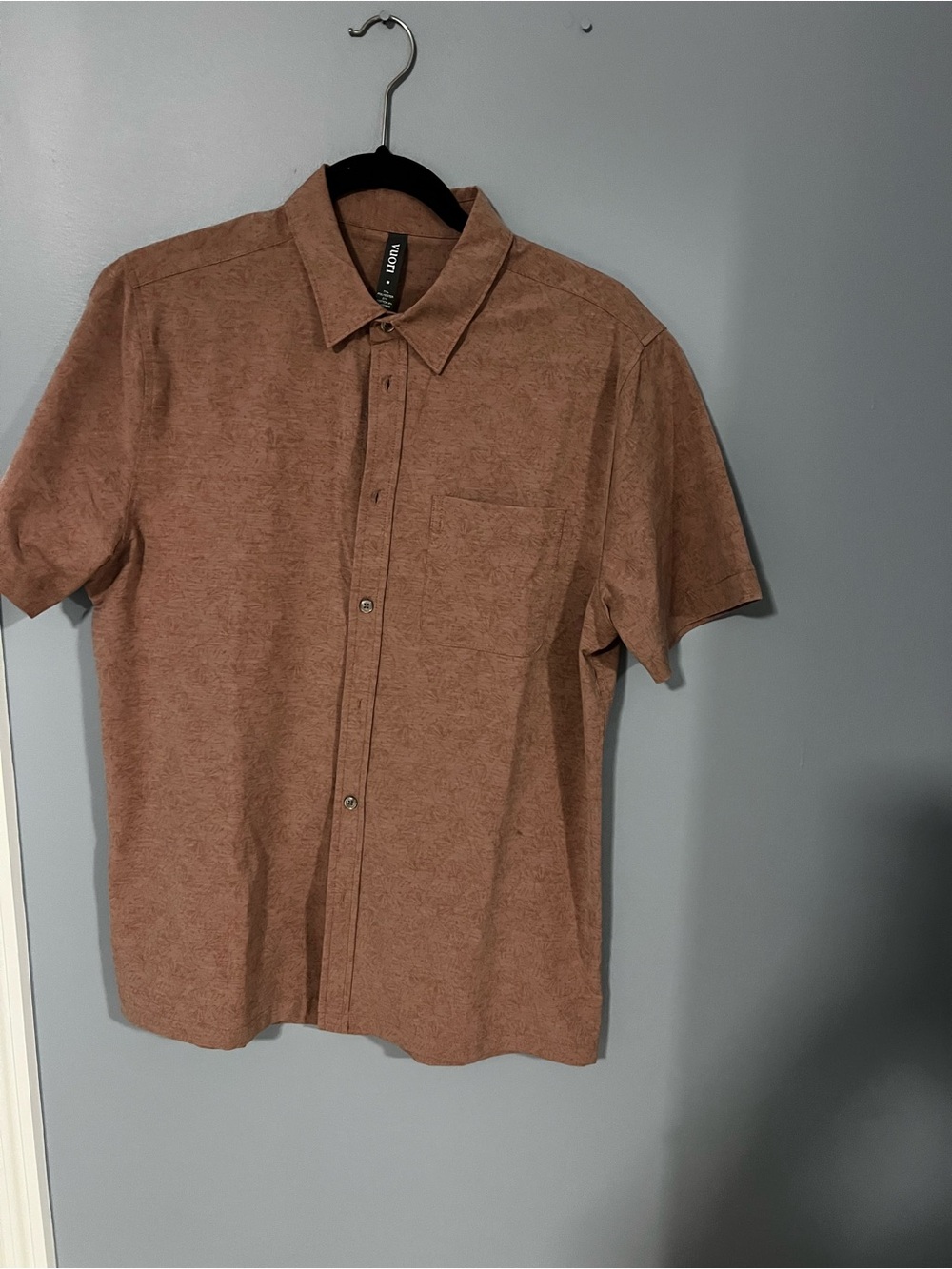 Vince Short-Sleeve Casual Button-Down Shirt in Rust Brown